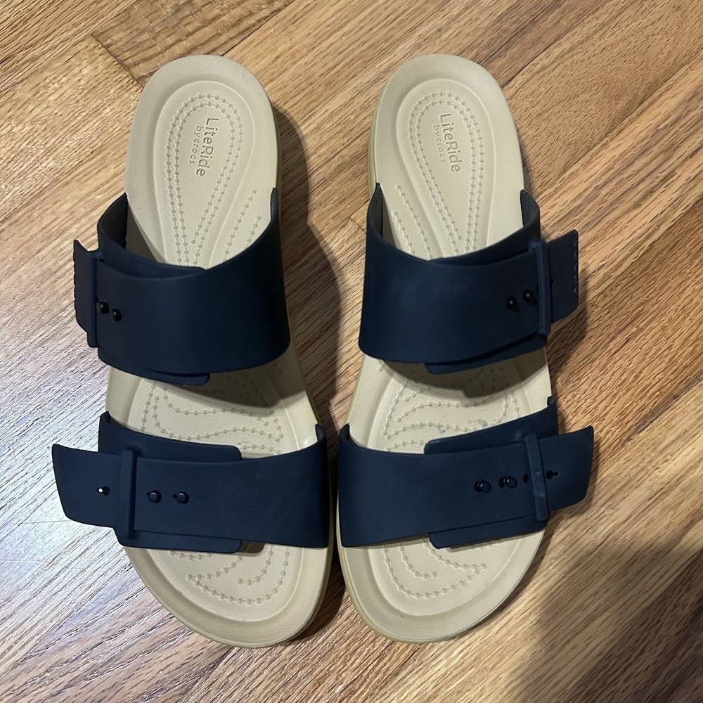 Crocs Brooklyn‎ Buckle Low Wedge Black Sandals Women LiteRide Comfort Beige 10 - Picture 2 of 5